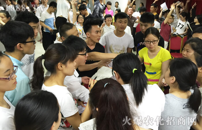 “堅(jiān)硬”的社會(huì)容不下眼淚