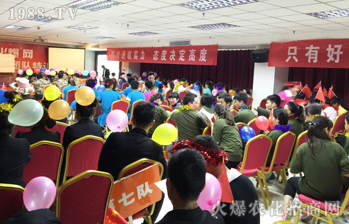 “堅(jiān)硬”的社會(huì)容不下眼淚