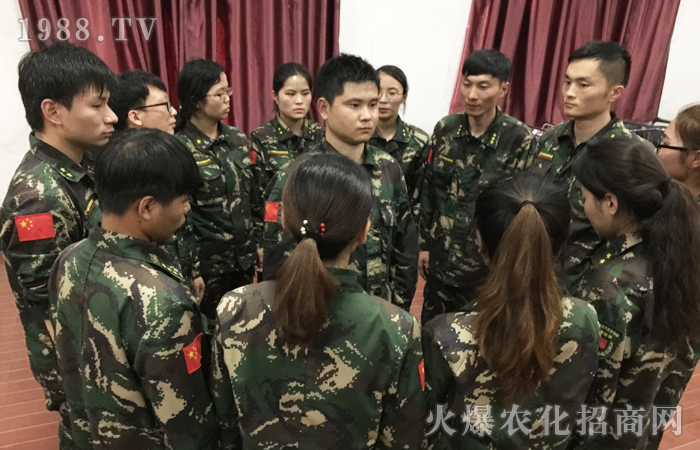 堅(jiān)毅,責(zé)任,用心,全力以赴