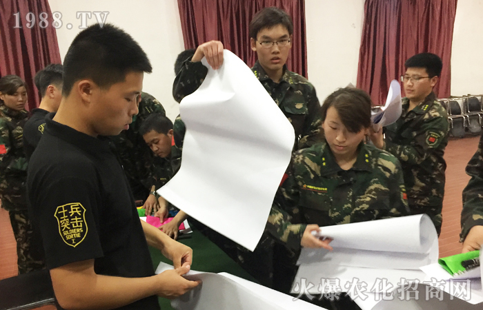 堅(jiān)毅,責(zé)任,用心,全力以赴