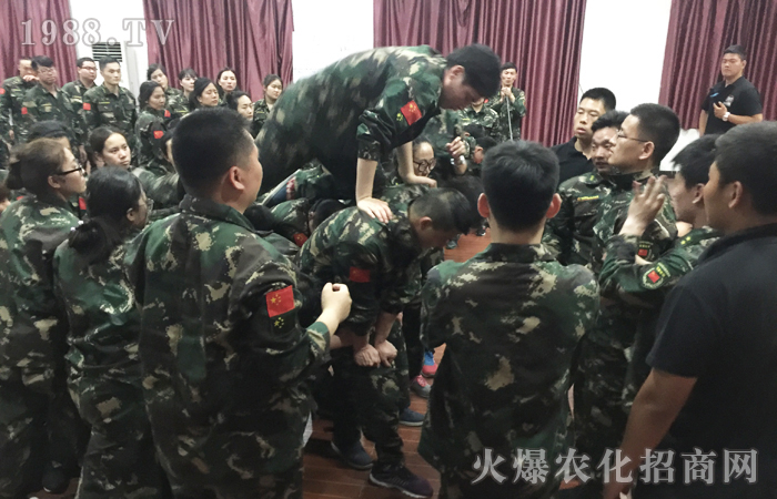 撕掉標簽,用心去做!才能成就更好的自己!