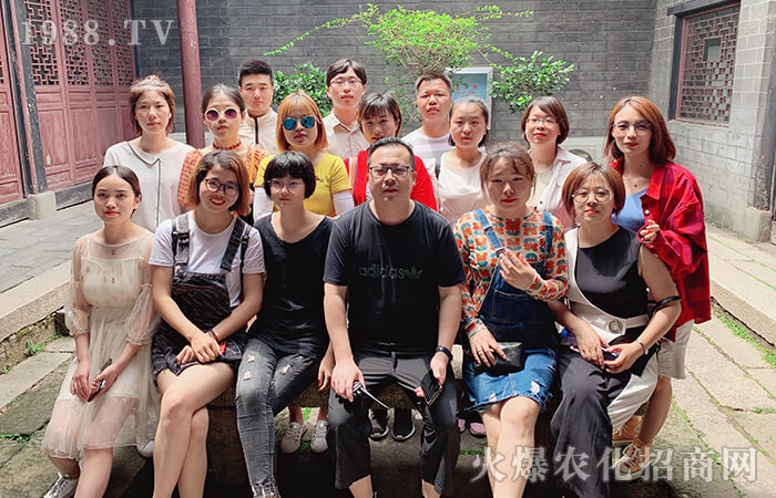 銘記歷史,致敬革命先烈
