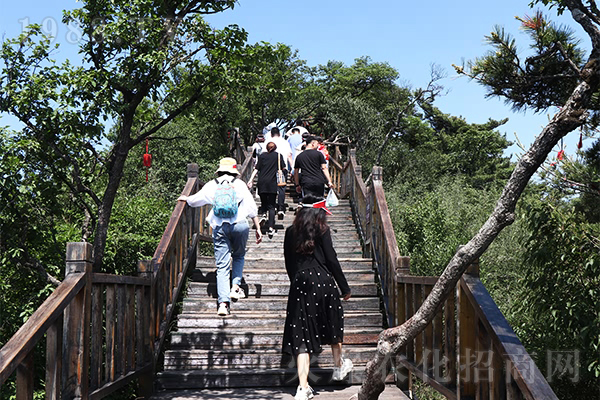 金頂云海奇觀,學(xué)國(guó)粹經(jīng)典道德經(jīng)